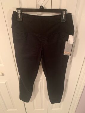 NWT- Women’s Black Skinny Jeans Legging
